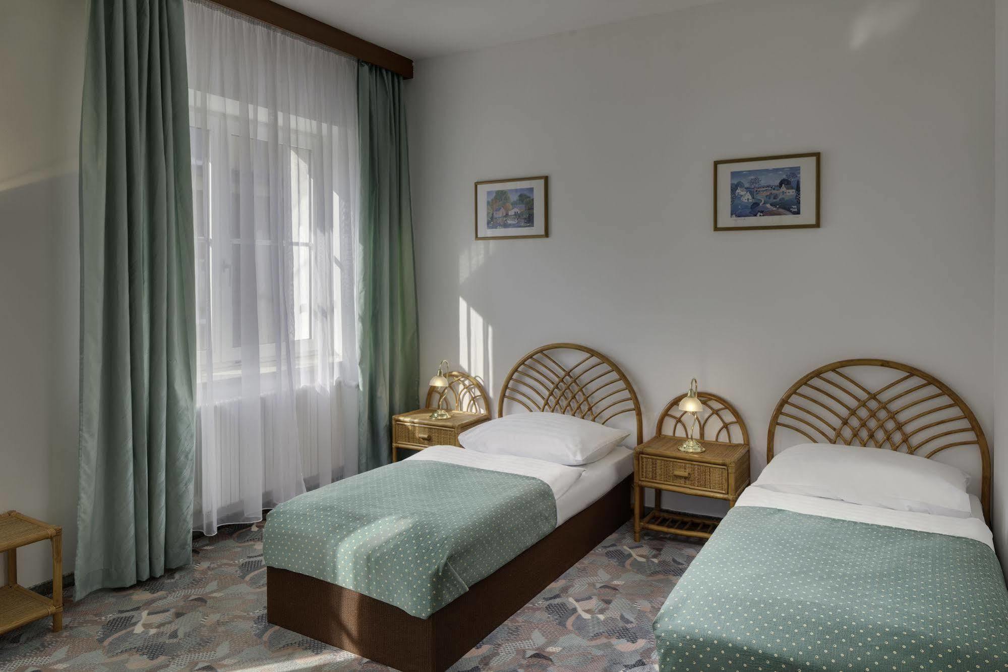 Hotel Otar براغ المظهر الخارجي الصورة