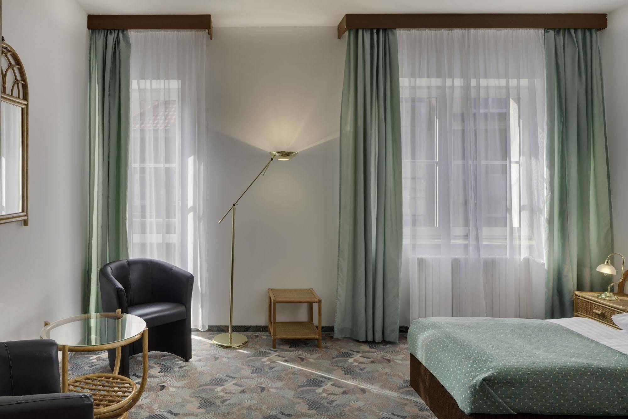 Hotel Otar براغ المظهر الخارجي الصورة