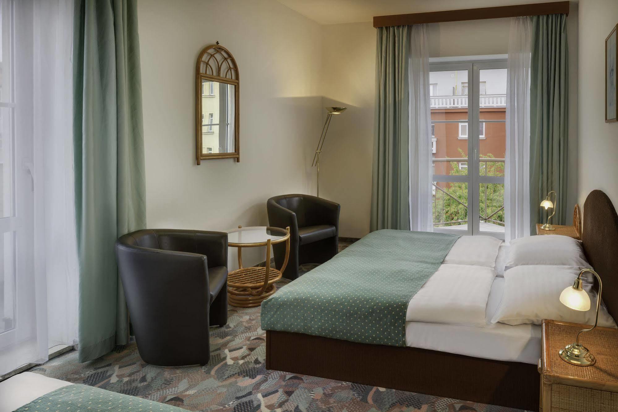 Hotel Otar براغ المظهر الخارجي الصورة